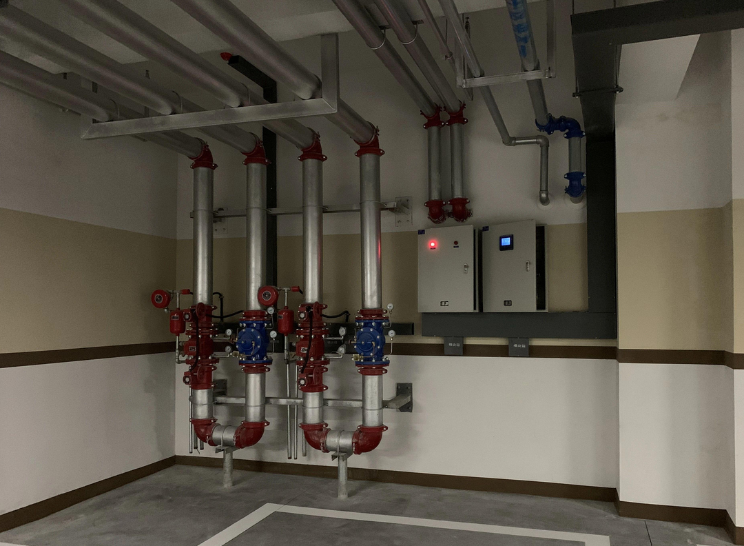 小區地下室水泵房自來水管道振動是什么原因？怎么解決？
