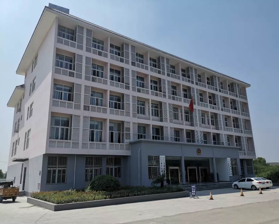 天門市機(jī)動(dòng)車考試中心定制全自動(dòng)變頻供水成套設(shè)備+18噸水箱一套